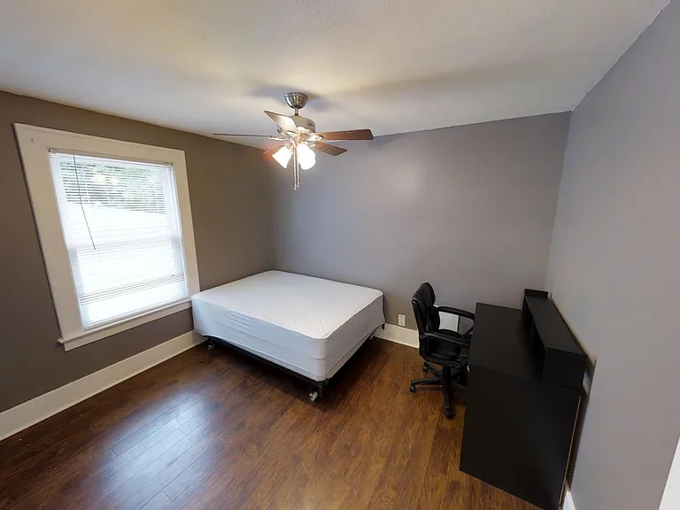 930 Ackerman Ave — Photo 15