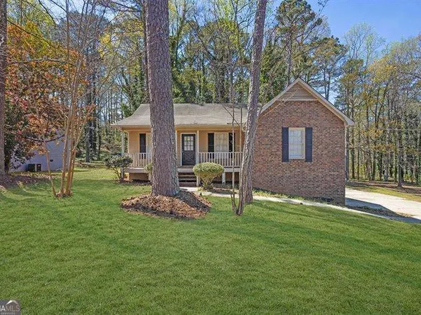 8633 Hilltop Rd, Jonesboro, GA 30236