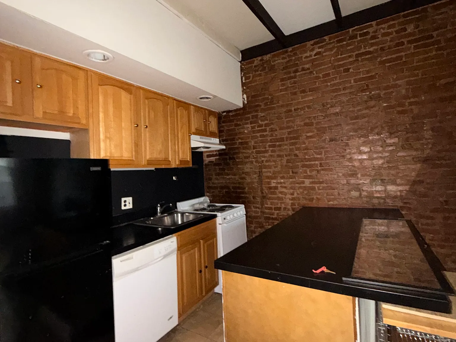 2 bed, 600 sqft, $1,550 — Photo 1