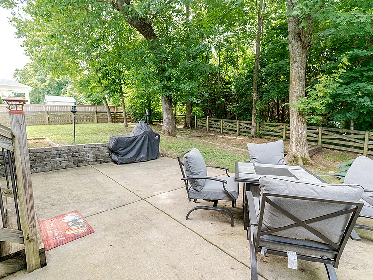 122 Timberland Dr — Photo 18