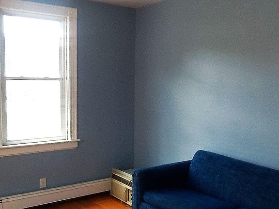 3rd image of 78 Hazael St Floor 1