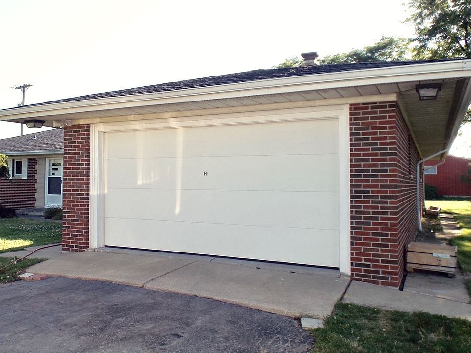 2nd image of 28958 Pemberville Rd