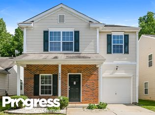 8902 Chalkstone Rd, Charlotte, NC 28216