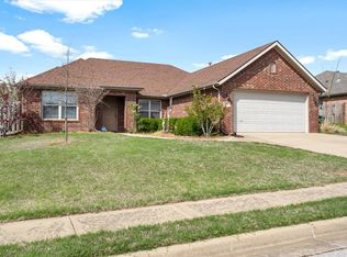301 Asboth Dr, Centerton, AR 72719