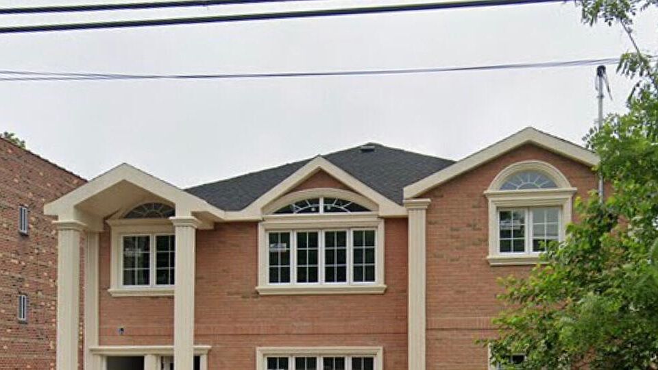 1st image of 418 Swinton Ave Unit 3