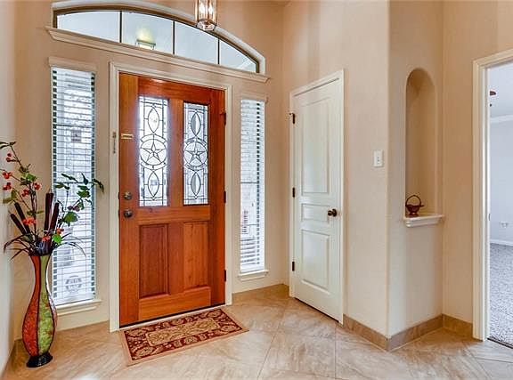 4th image of 1705 Hill Country Dr