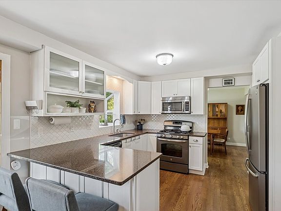3rd image of 32956 N Ashley Dr