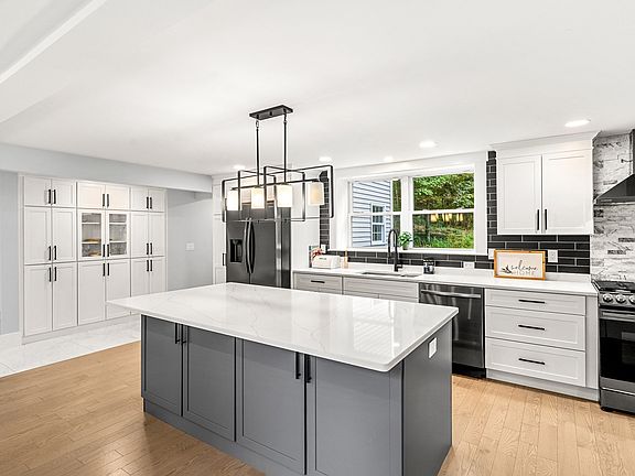 5th image of 6 Craig Cir