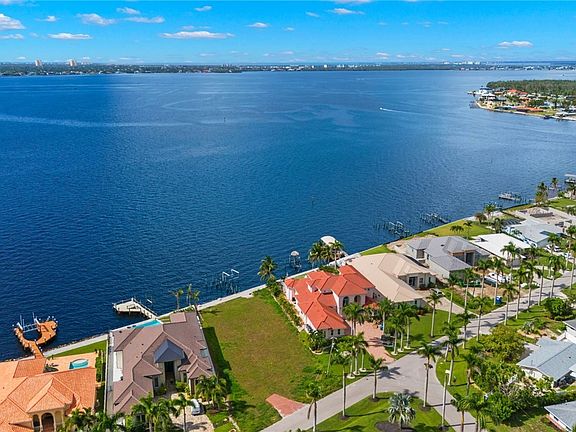 3rd image of 304 Bayshore Dr