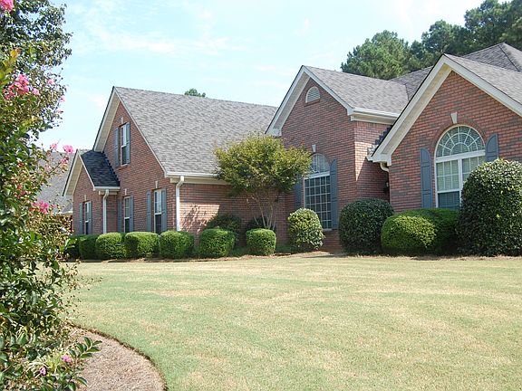 2nd image of 400 Brook Hollow Dr