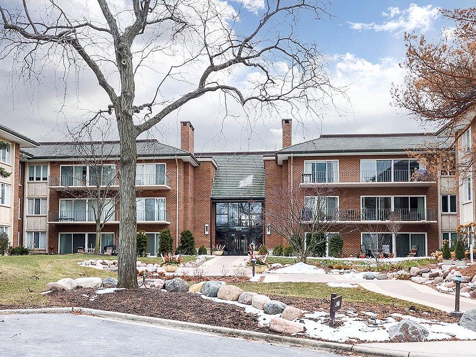 1st image of 6 Oak Brook Club Dr #10