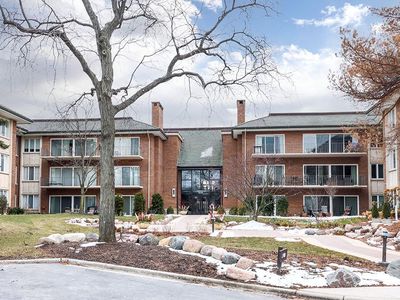 6 Oak Brook Club Dr #10, Oak Brook, IL, 60523