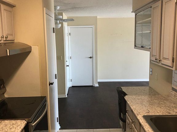 5th image of 2605 W Willowlake Dr #18