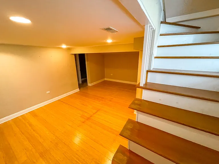 1435 W. Grand Ave. — Photo 15