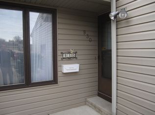 930 Prairie Meadow Ct, Waterloo, IA 50701