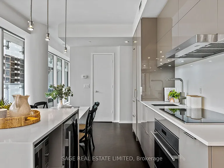 1 Bloor St E #510 — Photo 9