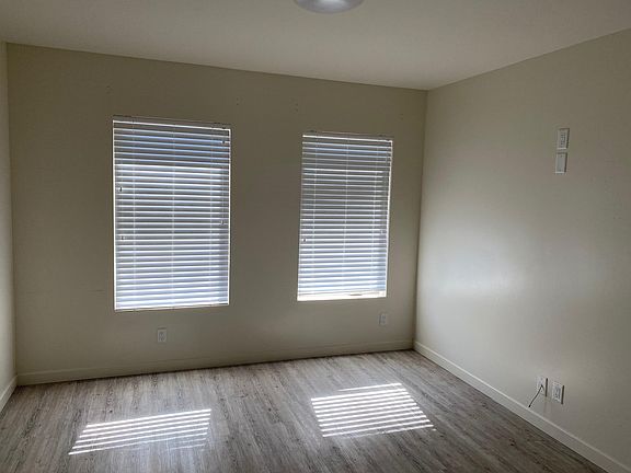 3rd image of 1818 Shamrock Dr