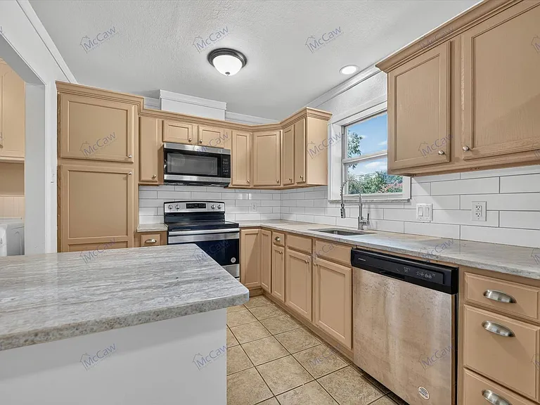 1901 Knoxville Dr — Photo 8