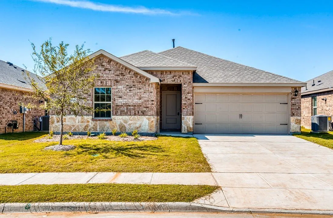 4 bed, 1702 sqft, $2,570 — Photo 1