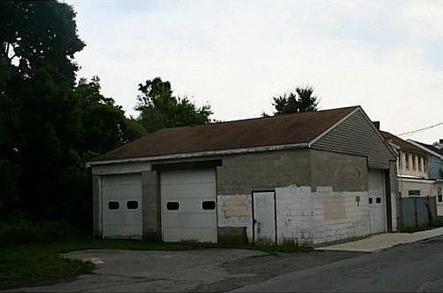 2nd image of 68 Cottage St