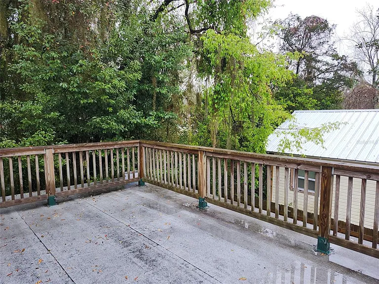 421 NW 10th Ave — Photo 12