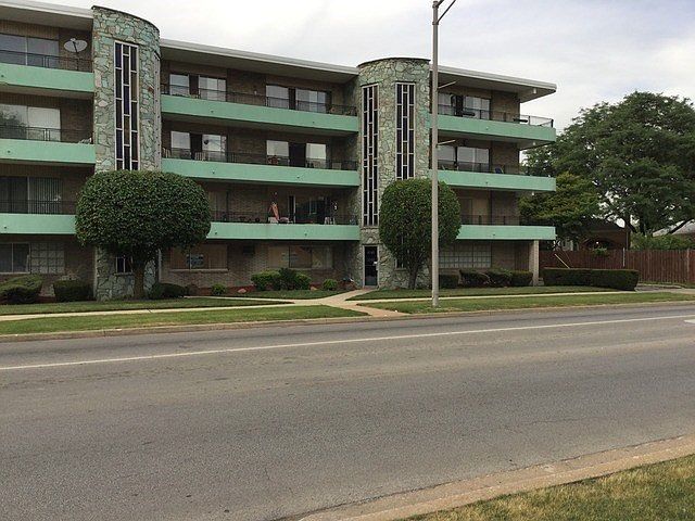 1st image of 3140 W 99th St