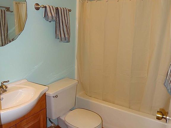 2nd bathroom