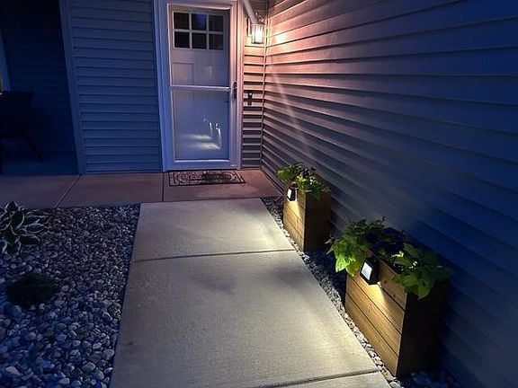 2nd image of 118 Lexington Pointe Dr #27