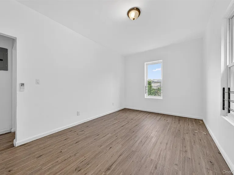 647 Manida St #2 — Photo 3