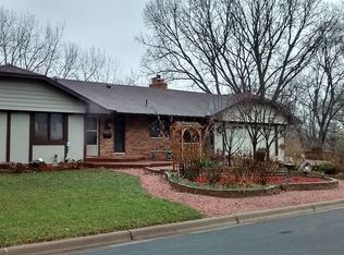 3202 Kyle Ave N, Golden Valley, MN 55422