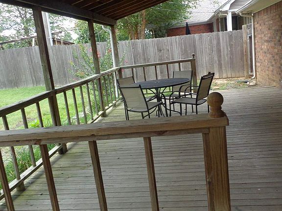 5th image of 943 Dove Hollow Dr