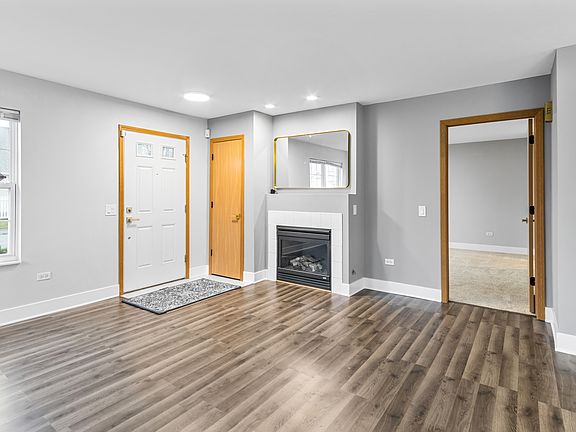 2nd image of 921 Garden Ln #921