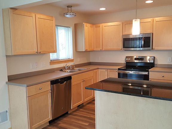 2nd image of 2758 Lyman Ln