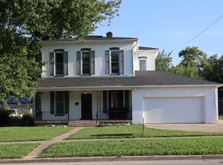 401 E Wood St, Paris, IL 61944