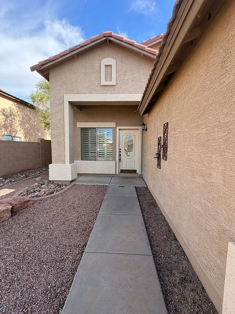 Spacious 3 Bed 2.5 Bath Home For Rent in Acacia Landing! — Photo 3