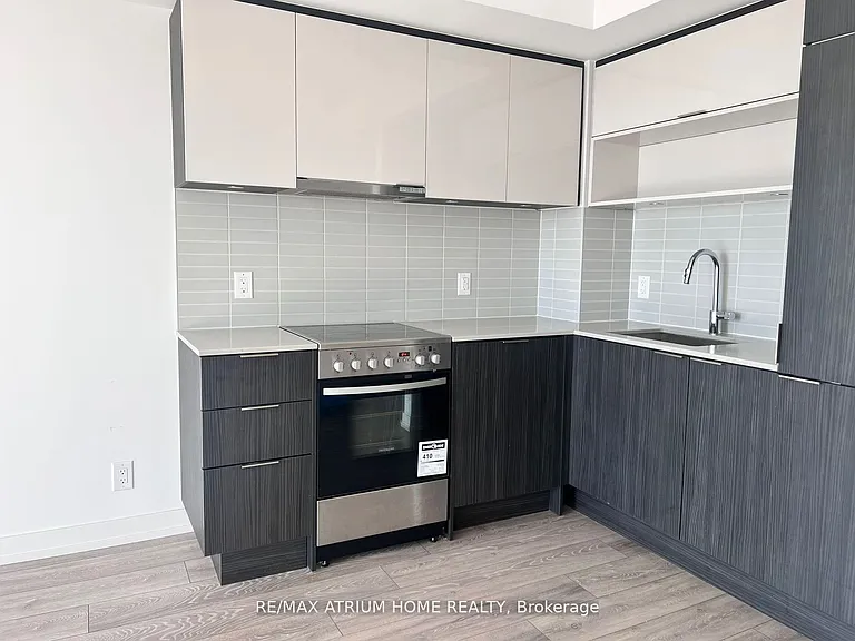 159 Wellesley St E #2205 — Photo 5
