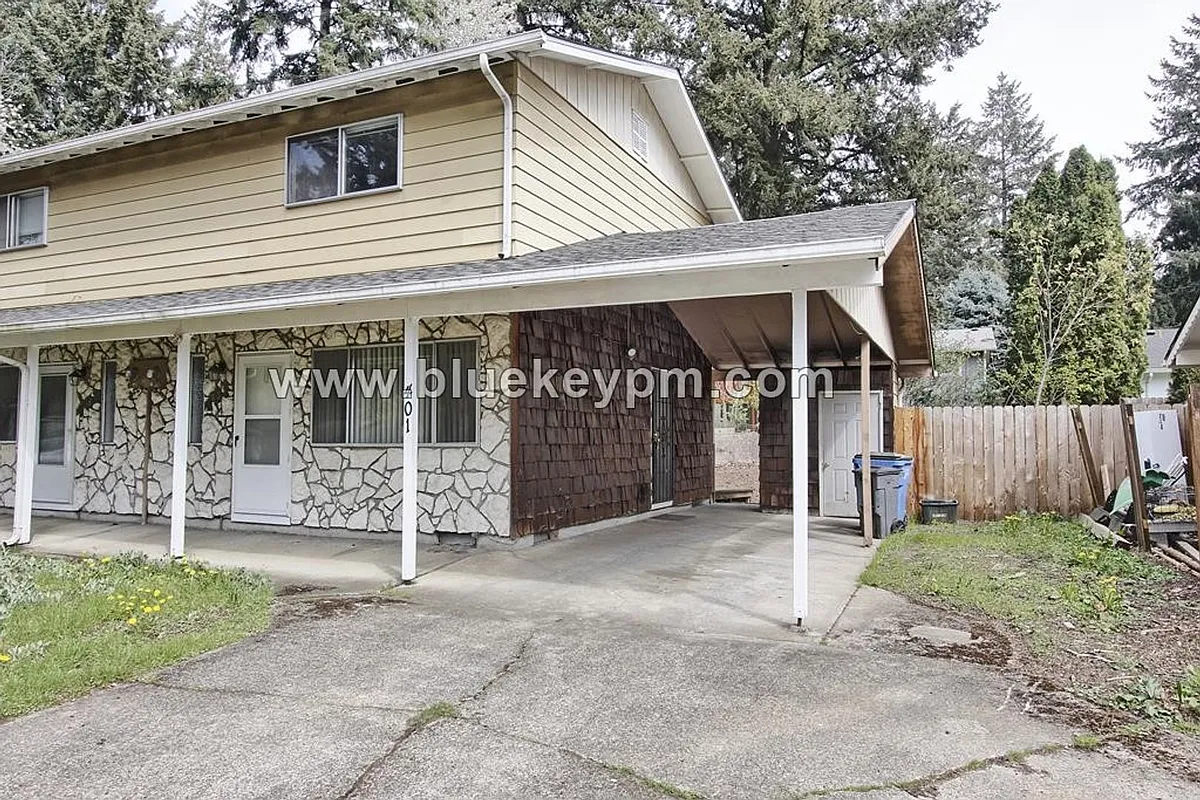 Primary Photo - 401 NE 147th Ave