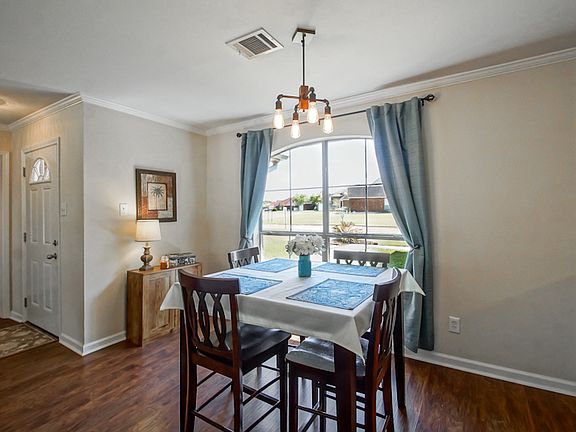 3rd image of 23845 Sandlewood Ct