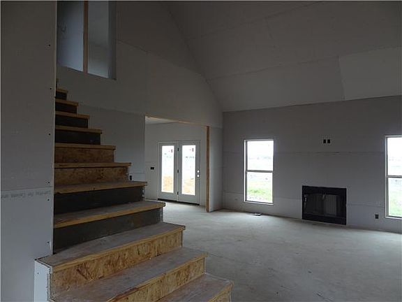 5th image of 4905 General Eisenhower Lot 166
