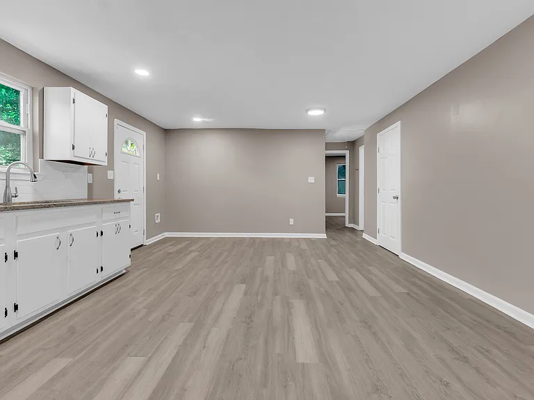 1577 S Highland St — Photo 5