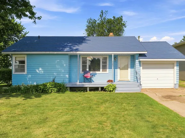 5582 Peck St, Peck, MI 48466