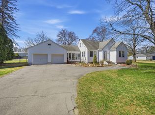 182 Lockhouse Rd, Westfield, MA 01085