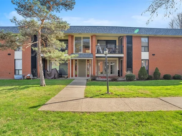 1100 College Park Dr APT 7, Coraopolis, PA 15108