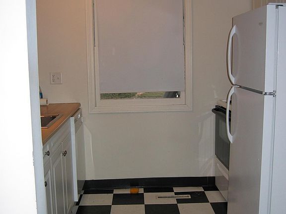 5th image of 451 Orange St #1R
