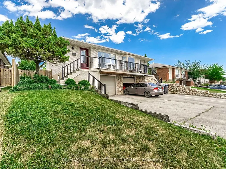 3385 Ellengale Dr #UPPER — Photo 2