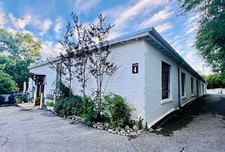 585 White Cir #406