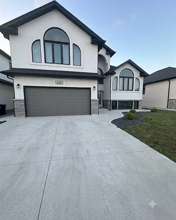 112 Kingsbridge Dr #UPPER