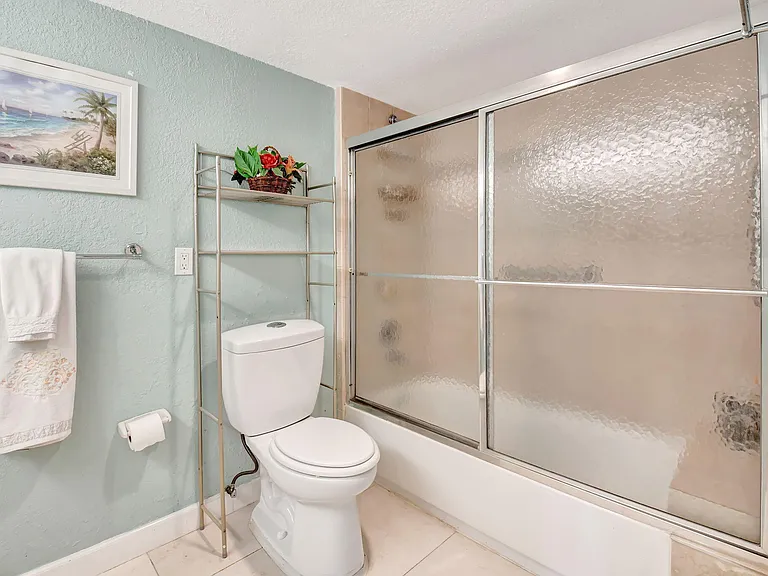 5715 Fairway Park Dr #201 — Photo 32