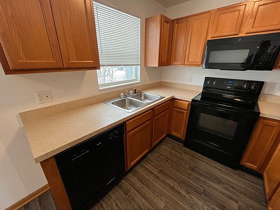 4th image of 363 Harbor Town Ct APT 3