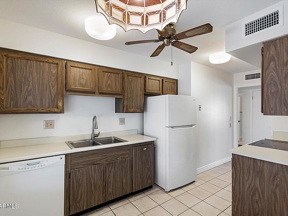 5th image of 9838 W Santa Fe Drive